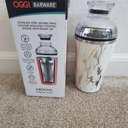 Oggi 17oz Groove Cocktail Shaker