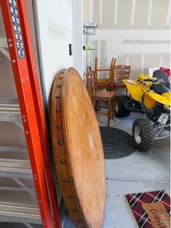 Free round table with 5 chairs