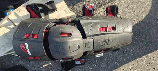 EVS knee Braces like new