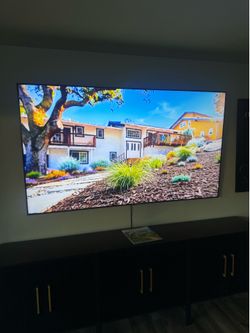 85” Samsung SMART TV