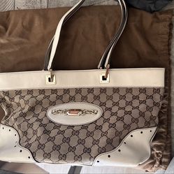 Gucci GG Monogram Tote Bag Chain Accent Zip Closure Beige Brown White Women