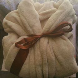 NEW PLUSH COZY UNISEX ROBE