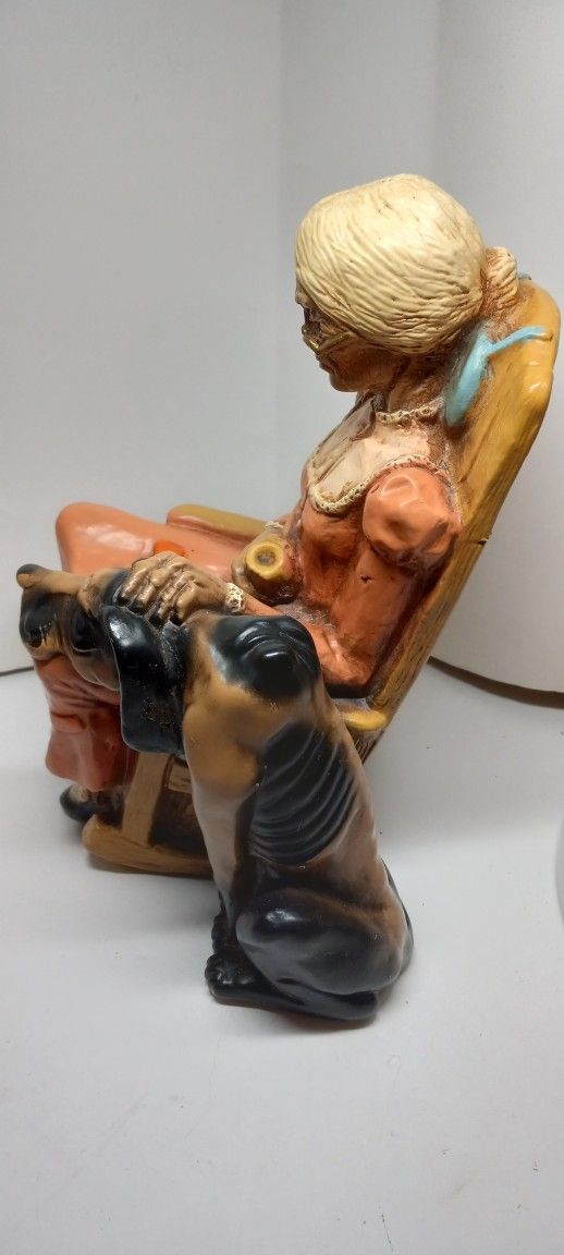 UNIVERSAL STATUARY 1979 Chalkware Sculpture 659 Grandma Rocking Loyal Coonhound