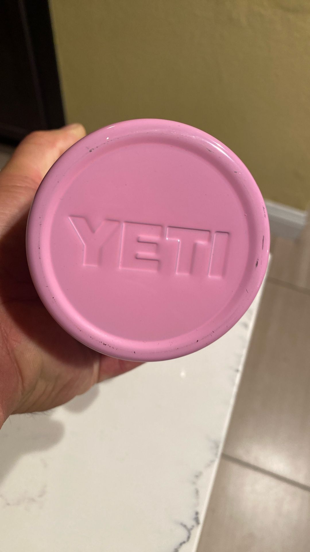 YETI  HELLO KITTY 