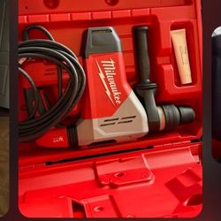 Milwaukee Heavy Duty SDS Max Rotary Hammer 1-9/16”