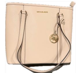 Michael Kors Saffiano Leather Tote Bag new with tags