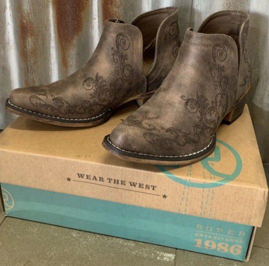 NEW Womens Roper Western Boots size 9.5