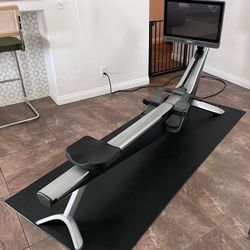 Hydrow Rower – Great Condition! 🚣‍♀️