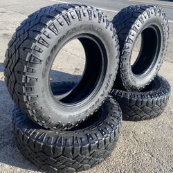 Goodyear Wrangler Duratrac LT 265/70/17” 