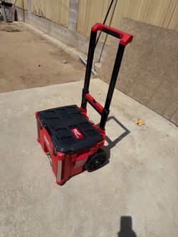 Milwaukee rolling pack out
