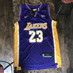 “LEBRON JAMES” LAKERS JERSEY