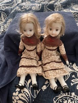 Vintage Matching Porcelain Collector Dolls – Pair