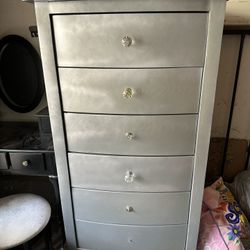 Grey Dresser 