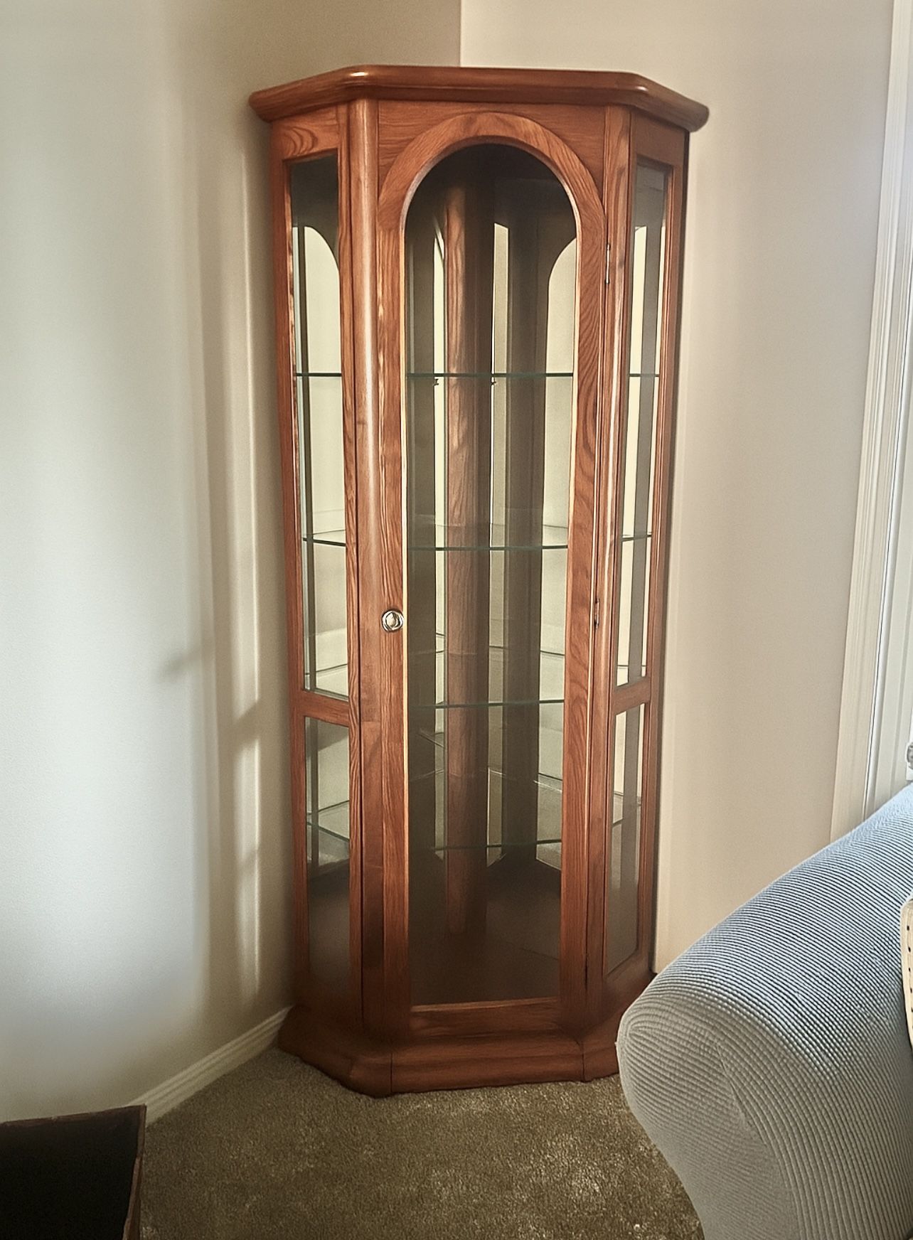 Corner Hutch/cabinet