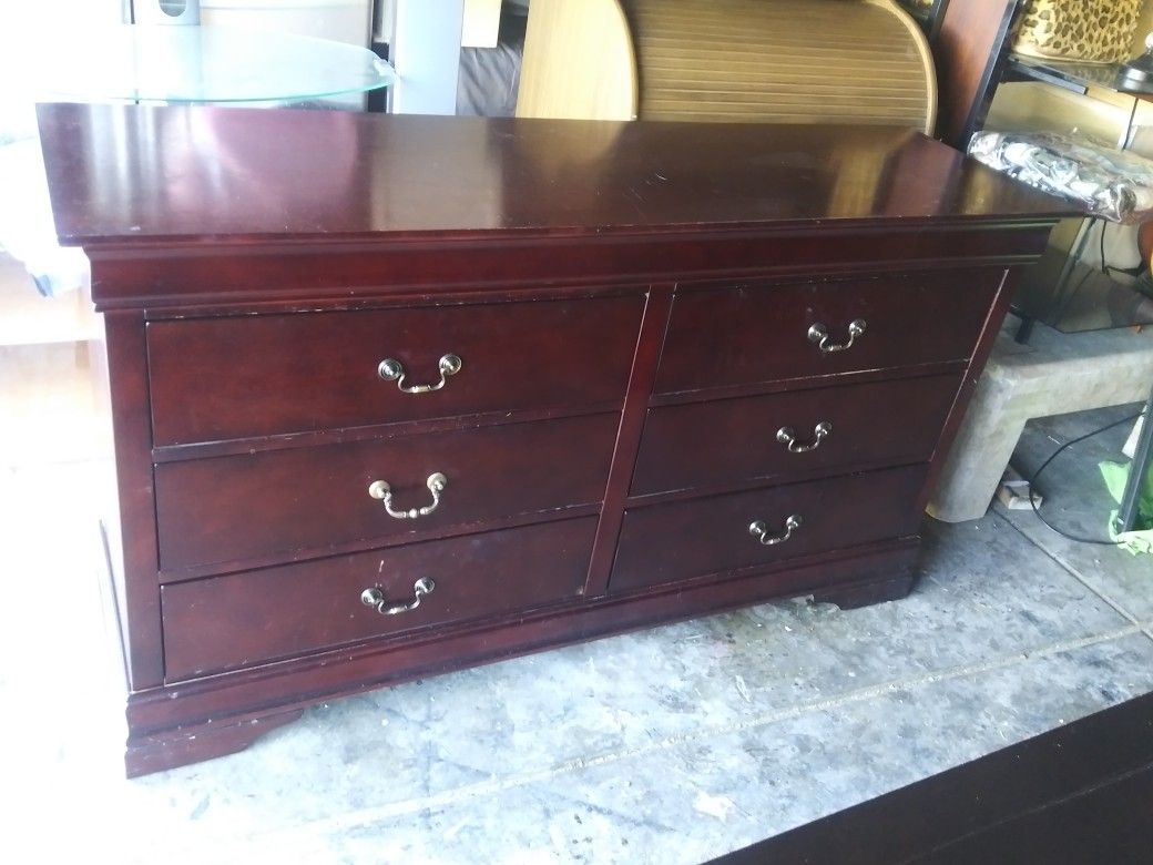 Dresser 61 Wide 32 Height 18 Deep