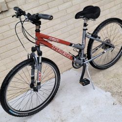 Trek 820 2025 rst