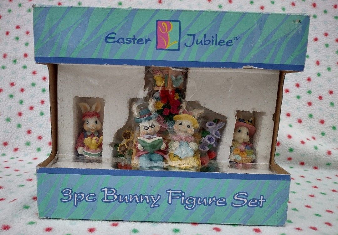 Easter Jubilee 3 Pc Figurine Set / Kmart Birdhouse & Bench Bunny Parents & Kids
