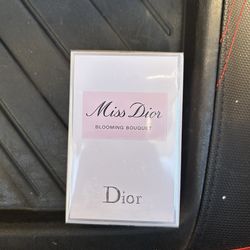Miss Dior Perfume