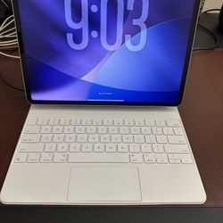 iPad Pro M1 12.9 WiFi And Accessories 