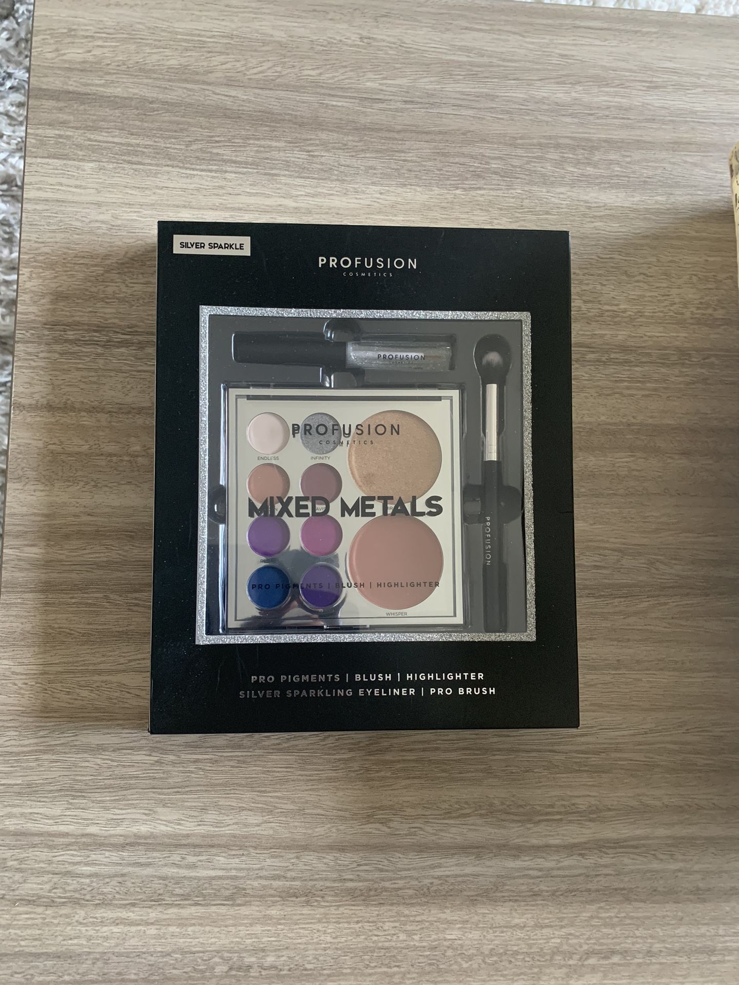 NWT Silver Sparkle Profusion Cosmetics Pro Pigments Eyeshadow Blush Highlighter Silver Sparkling Eyeliner Pro Brush