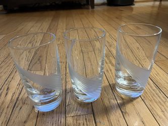 Lot of 3 Lenox Windswept clear crystal highball glasses with a frosted swirl pattern p/u Jamison Pa
