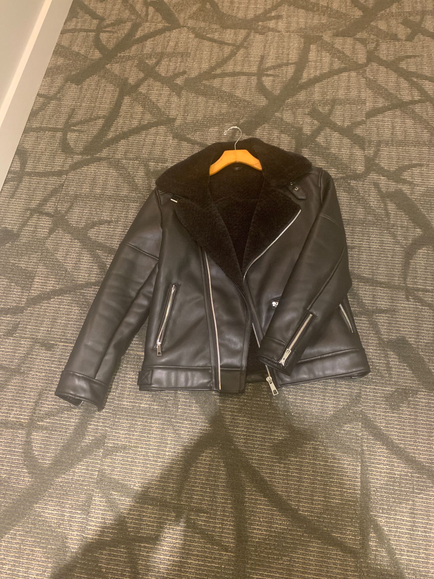 Men’s faux leather jacket sz medium