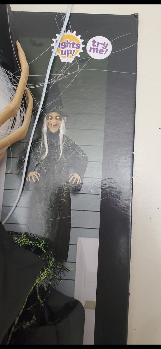 HALLOWEEN π 3 FOOT WITCH LIGHTS UP NEW