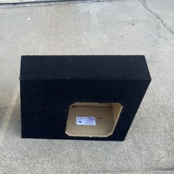 ($60 firm ) 1 sealed single cab L7 , L5, 10 inch square sub box