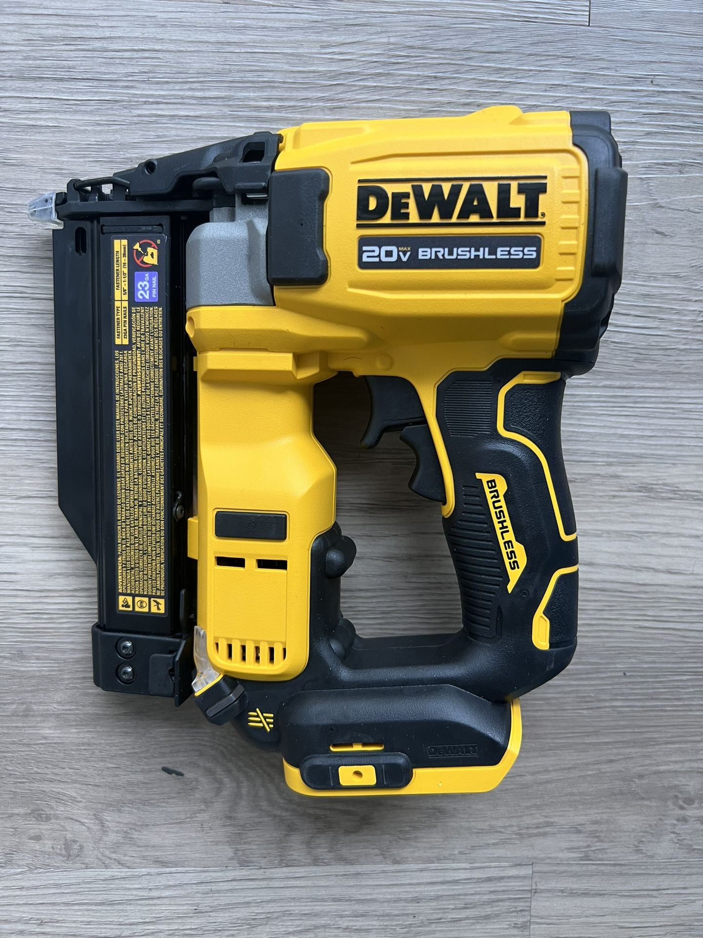 DEWALT ATOMIC 20V MAX Lithium Ion Cordless 23 Gauge Pin Nailer Tool Only