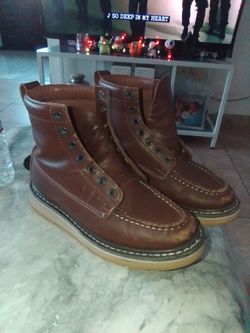 Diehard mens boots  size 6.5