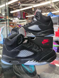 Air Jordan 5 Retro Youth Black Metallic Reimagined