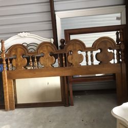 🎁BEAUTIFUL VINTAGE KING SIZE BED HEADBOARD AND METAL RAIL FRAME🎁