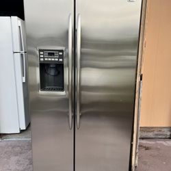 GE Side By Side Refrigerator Stainless Steel DELIVERY AVAILABLE 🚚