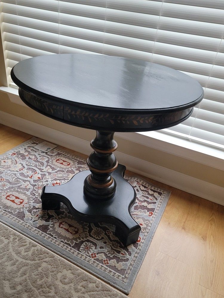 Table / Side Table
