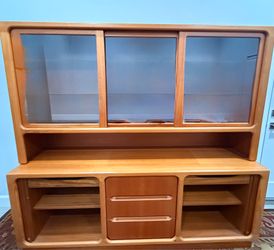 buffet/hutch mid century modern teak