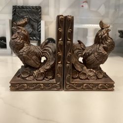 (TAG $47.50) SET OF 2 Rooster Bookends (heavy and intricate) 7”T (see photos!)