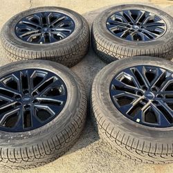 Ford F150 20" Black OEM Wheels Pirelli 275/60R20 Tires New Takeoff 2004-2026