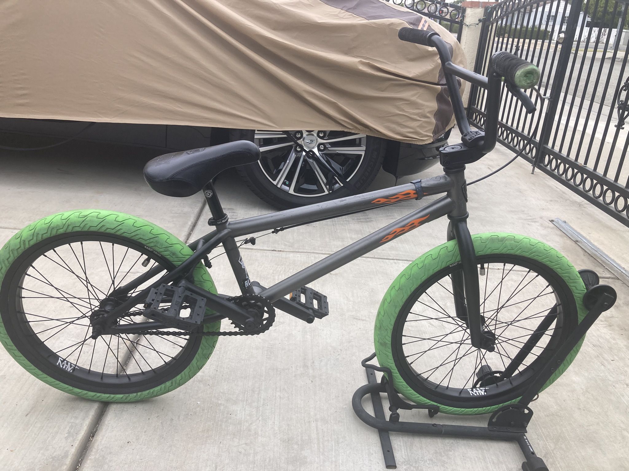 Subrosa BMX Bike