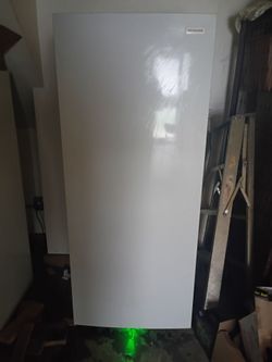 Mint condition 20 Cu Ft Fridgidaire Upright Garage Ready Freezer