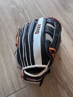 Wilson A550 12” Youth Baseball Glove