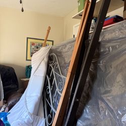 Queen Size Poster Bed