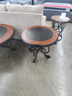 Brand New Coffee Table and2 end tables $39 Down Everyone Approved Thumbnail
