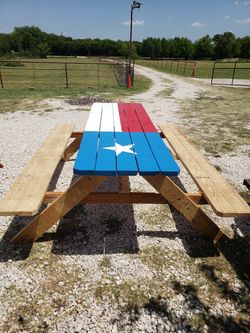 Picnic table