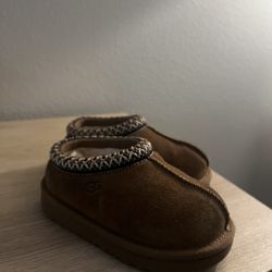 UGG TODDLER SLIPPERS