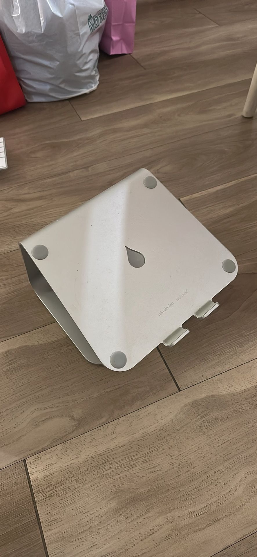 Rain Laptop Stand