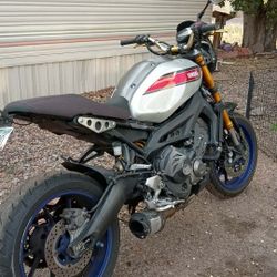 2015 Fz09 , Xsr Cosmetic Conversion 