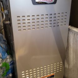 Lennox SL280UHV High‑Efficiency Furnace – Excellent Condition