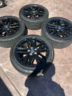 OEM Toyota Cambry wheels and tires