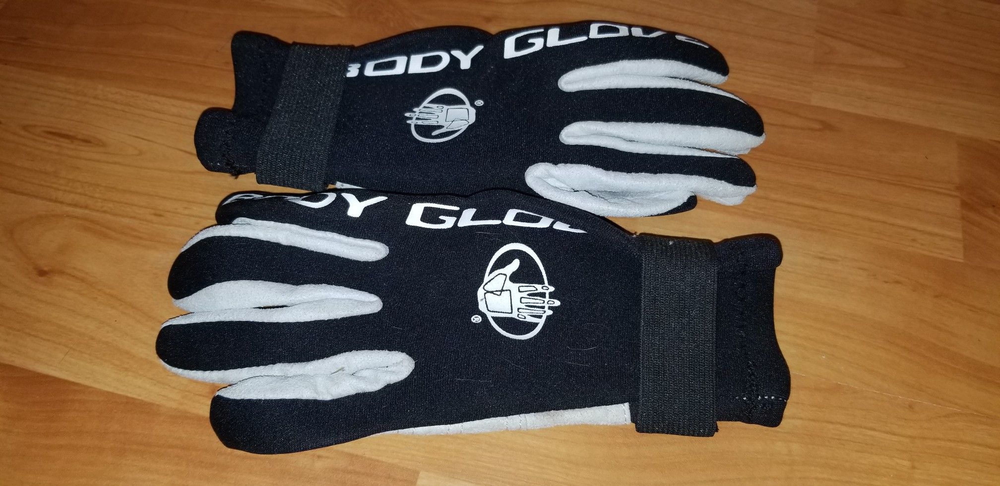 Body Glove Ladies Diving/Wet Gloves sz:  X Small