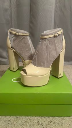 Never Been Worn Size 7 Heels